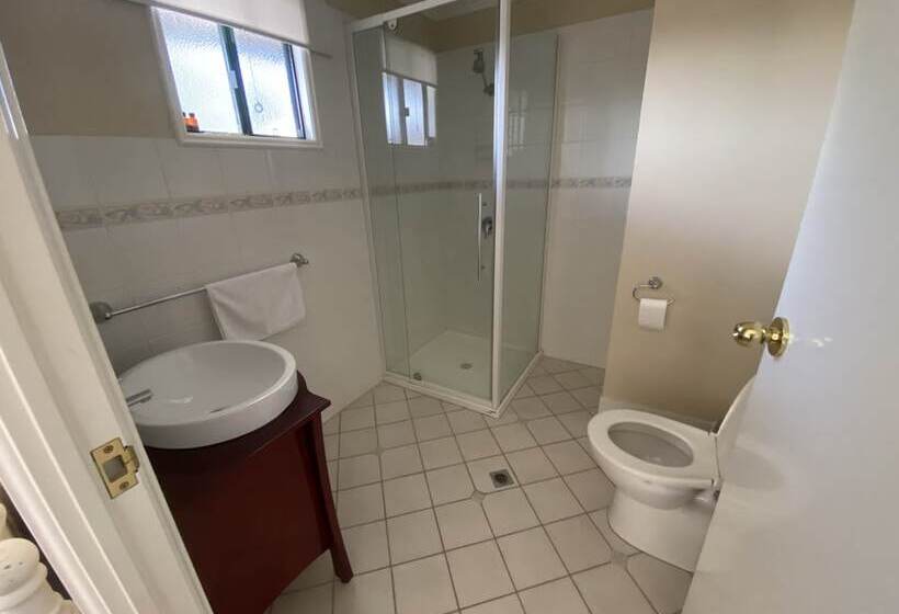 غرفة قياسية ثلاثية, Settlers House York