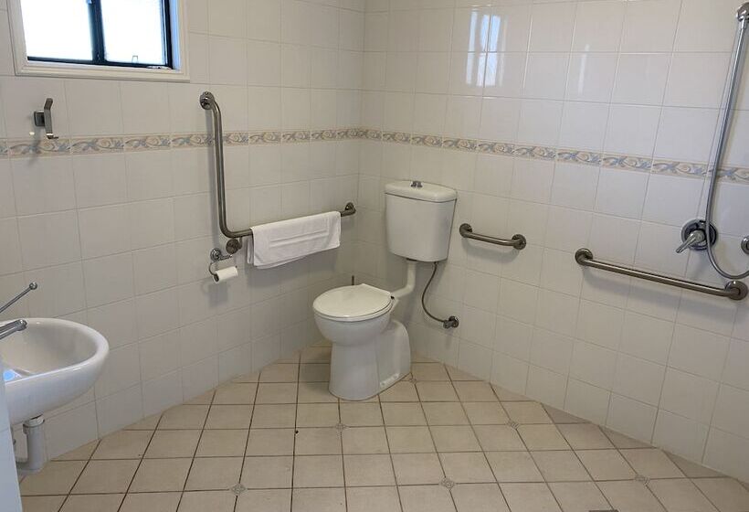 غرفة قياسية لذوى الاحتياجات الخاصة, Settlers House York