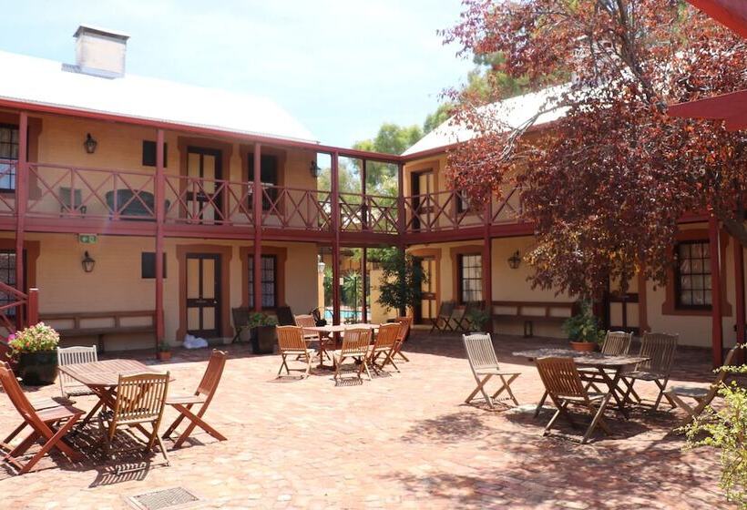 غرفة ديلوكس ثلاثية, Settlers House York