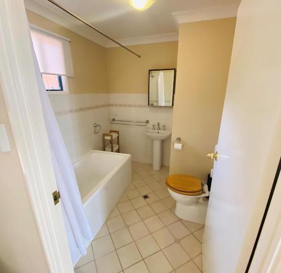 غرفة قياسية, Settlers House York