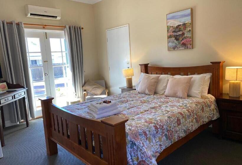 غرفة قياسية, Settlers House York