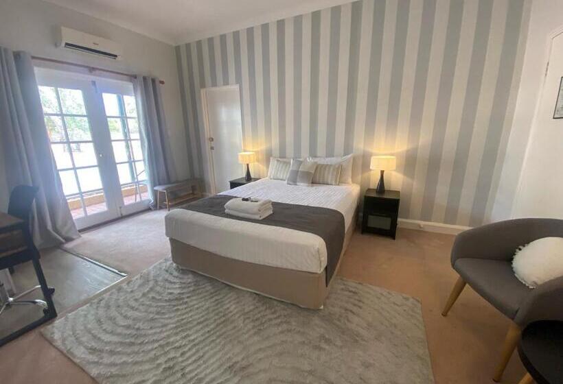 غرفة قياسية, Settlers House York