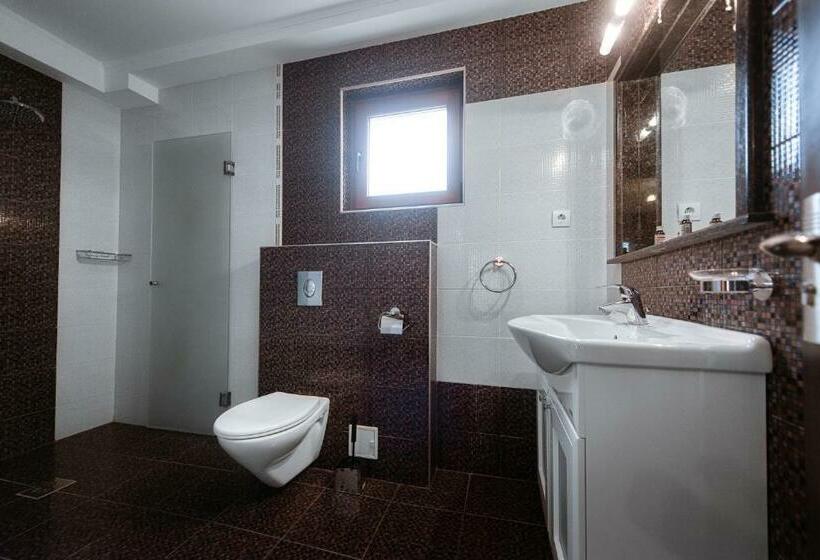 اتاق سوپریور, Casa Soarelui