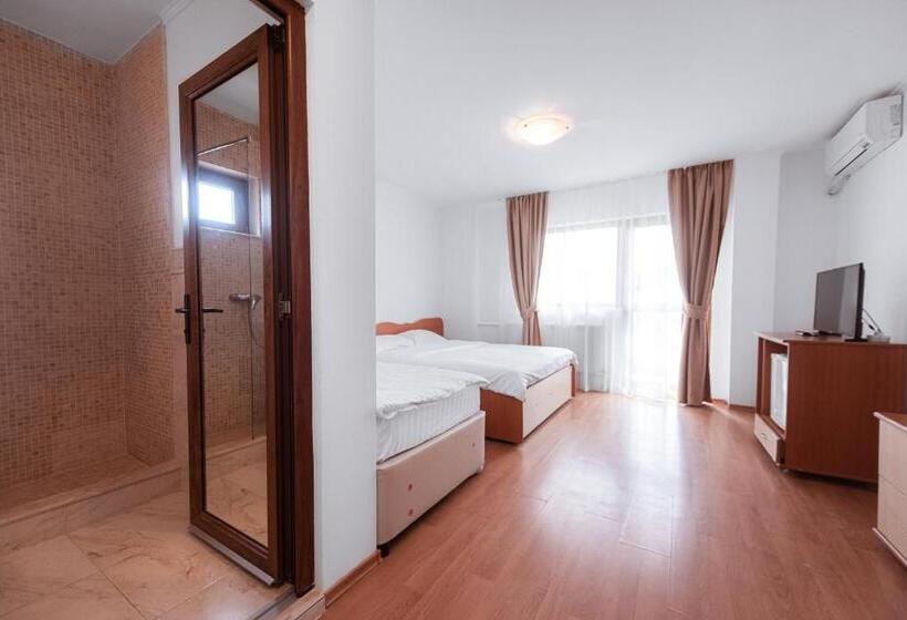 اتاق استاندارد سه نفره, Casa Soarelui