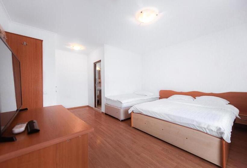 اتاق استاندارد سه نفره, Casa Soarelui