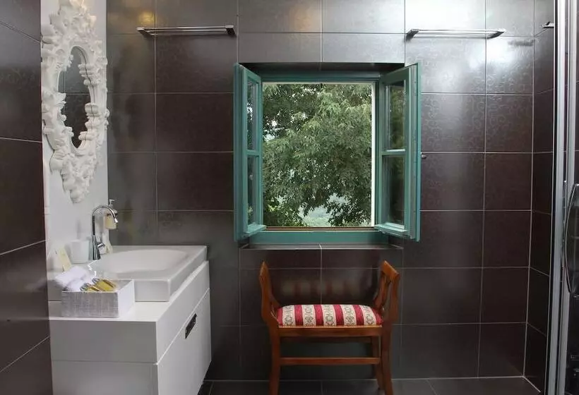 コンフォートルーム, Boutique Hotel Vela Vrata
