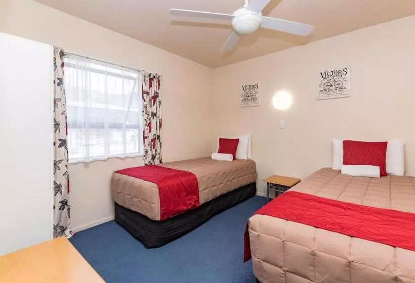 ２ベッドルームアパートメント, Dolphin Motel