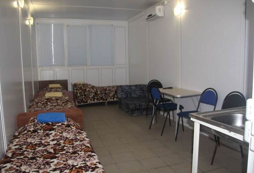 이코노이 4인룸, 9 May