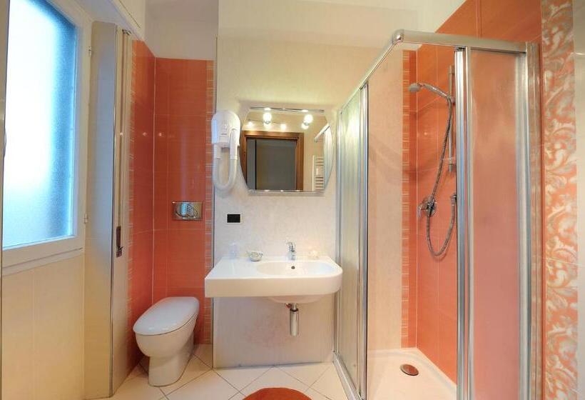 غرفة عائلية, Arma Ristorante