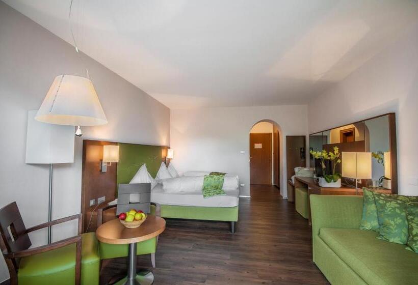 اتاق سوپریور, Christophs