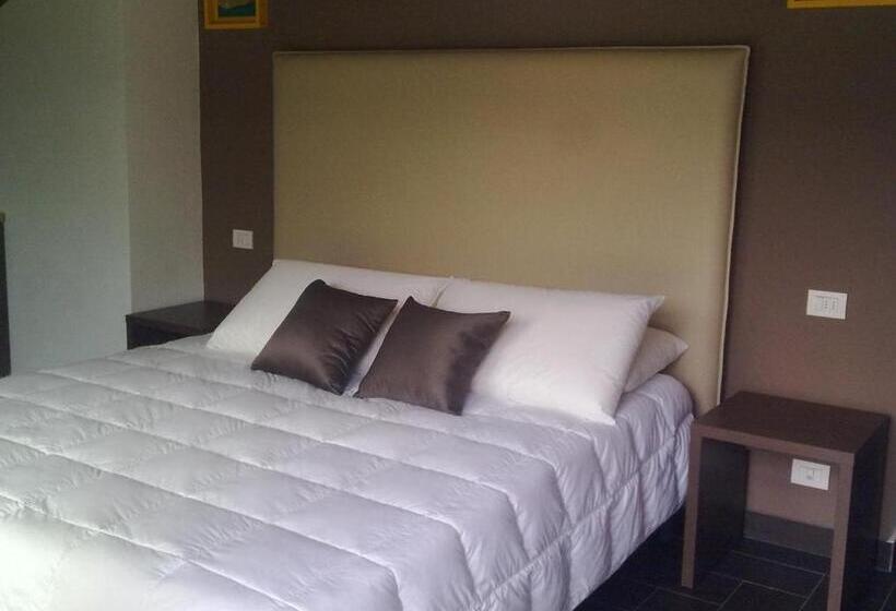 غرفة قياسية, Corte Santa Libera