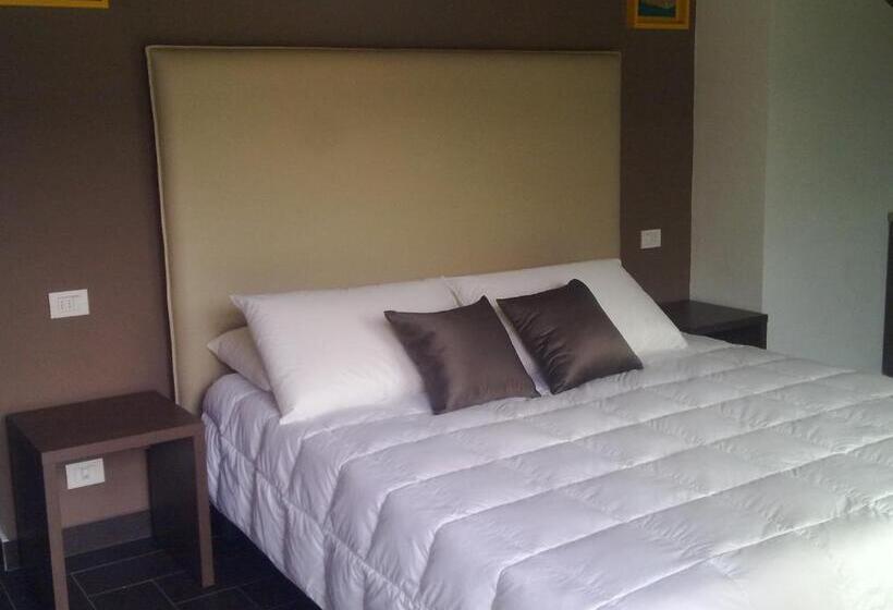 غرفة قياسية, Corte Santa Libera