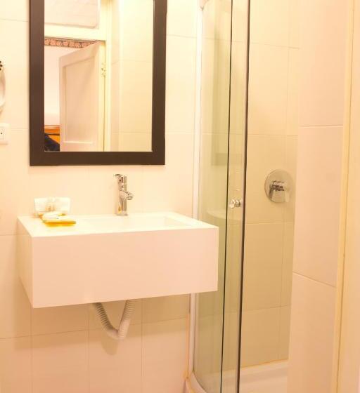 غرفة إقتصادية فردية, Cuenca