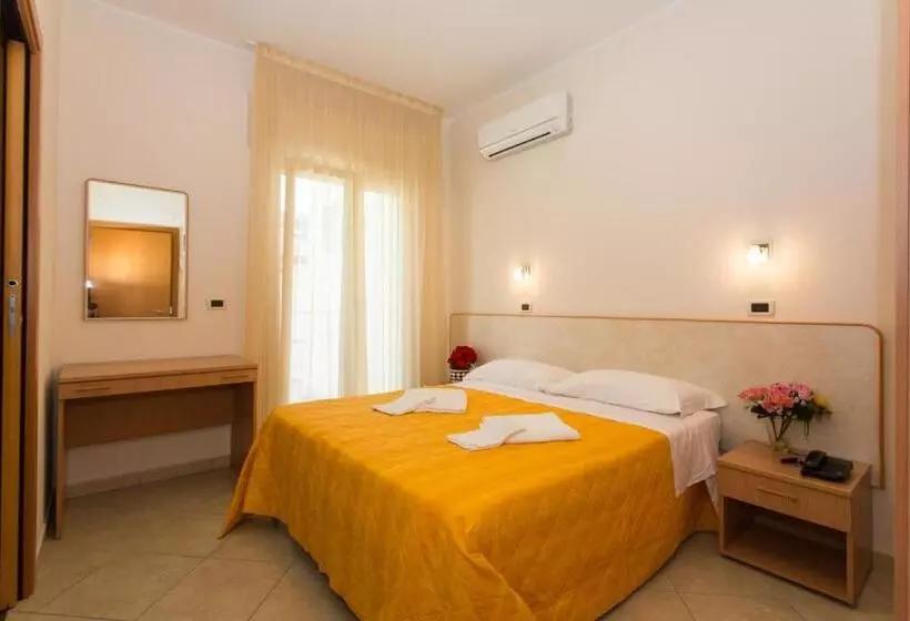 Standard-huone, Favorita