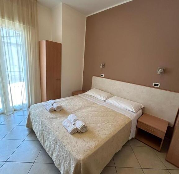 غرفة قياسية, Favorita