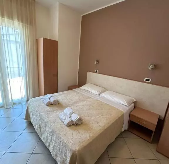 Standard-huone, Favorita