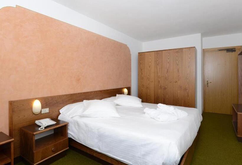 חדר סטנדרט עם מרפסת, Garden