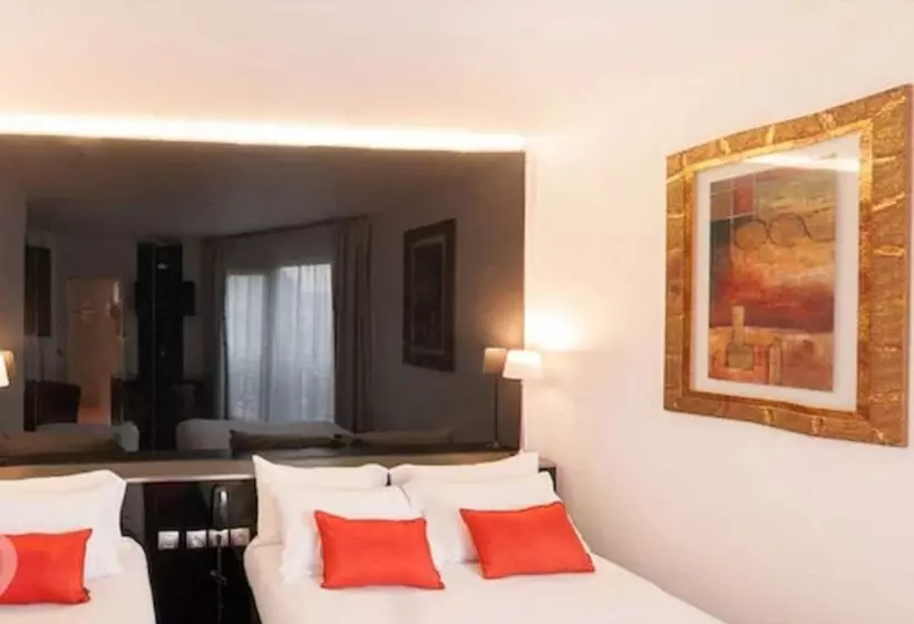 スタンダードトリプルルーム, Hôtel Du Trosy Clamart