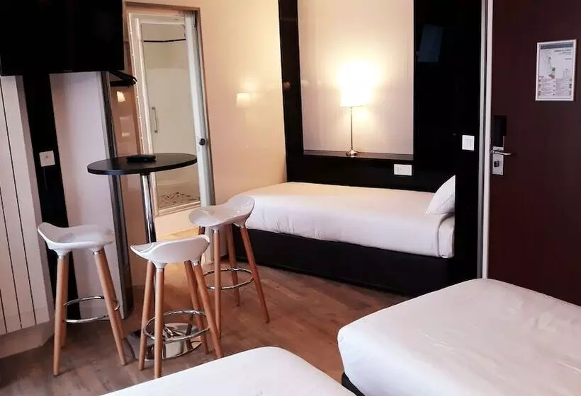スタンダードトリプルルーム, Hôtel Du Trosy Clamart