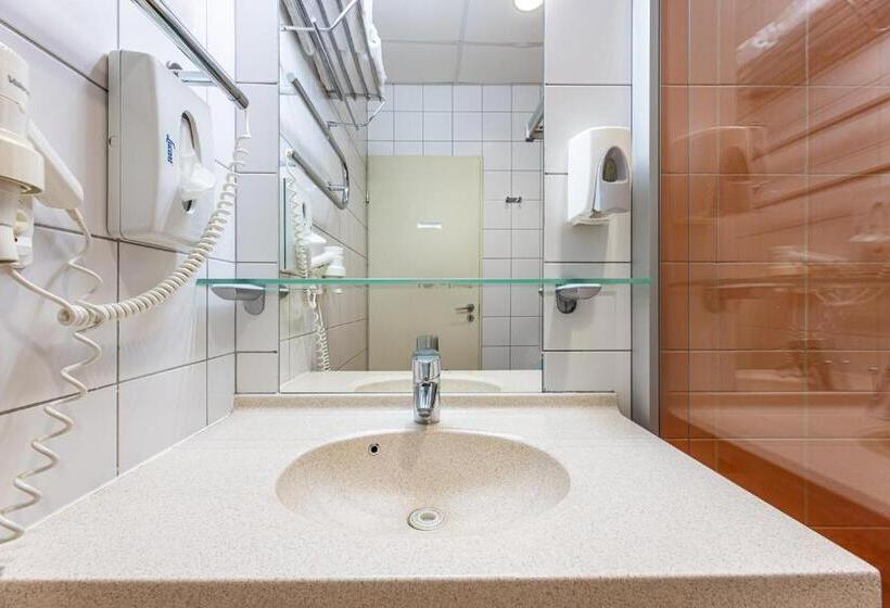 اتاق استاندارد, Info