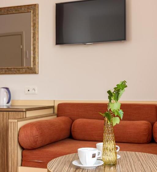 اتاق استاندارد, Info