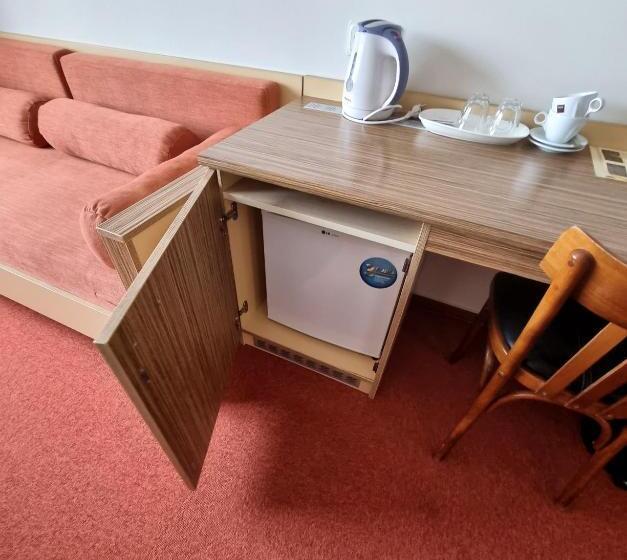 اتاق استاندارد, Info