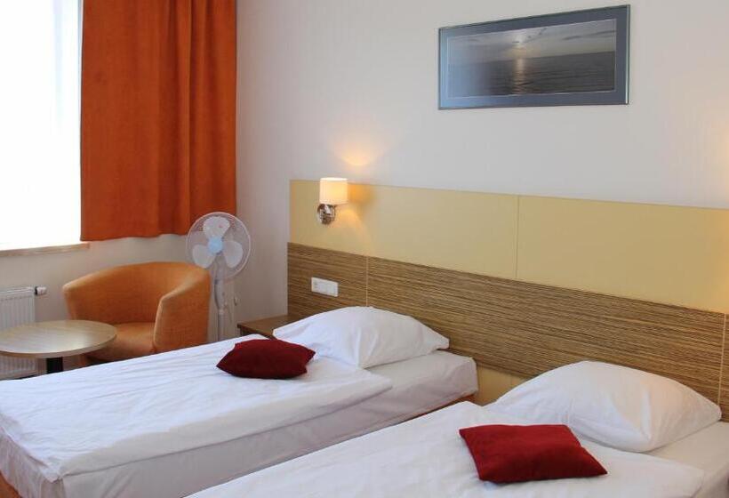 اتاق استاندارد, Info