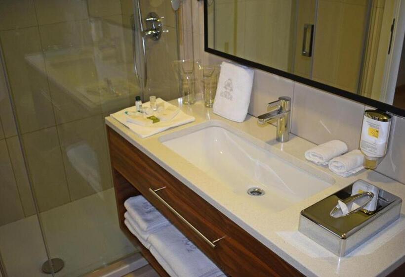 غرفة إدارية مطلة على الحديقة, Korsal