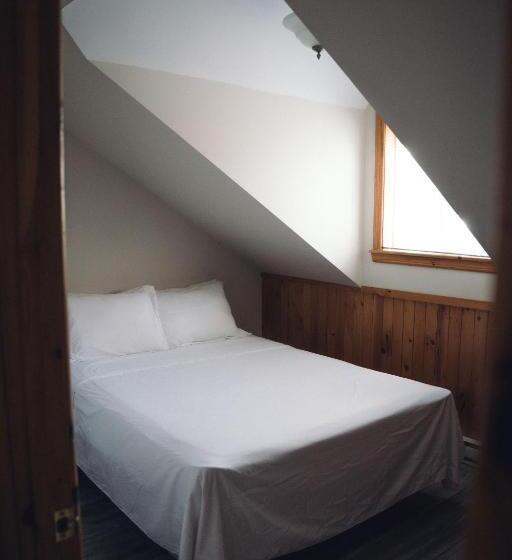 샬레, Le Montagnard – Auberge/hôtel & Chalets