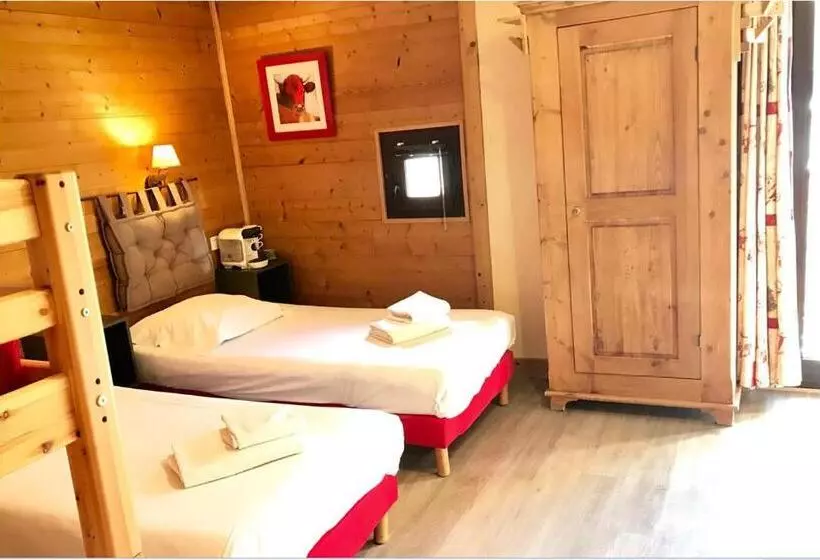 اتاق استاندارد چهارنفره با بالکن, Le Saint Antoine