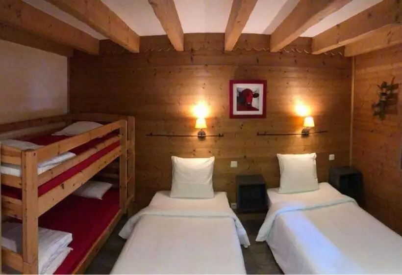 اتاق استاندارد چهارنفره با بالکن, Le Saint Antoine