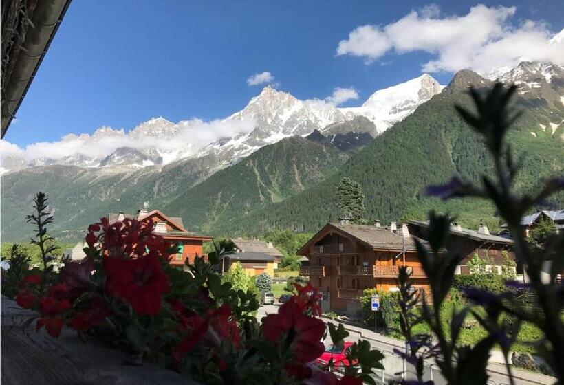 اتاق استاندارد با بالکن, Le Saint Antoine