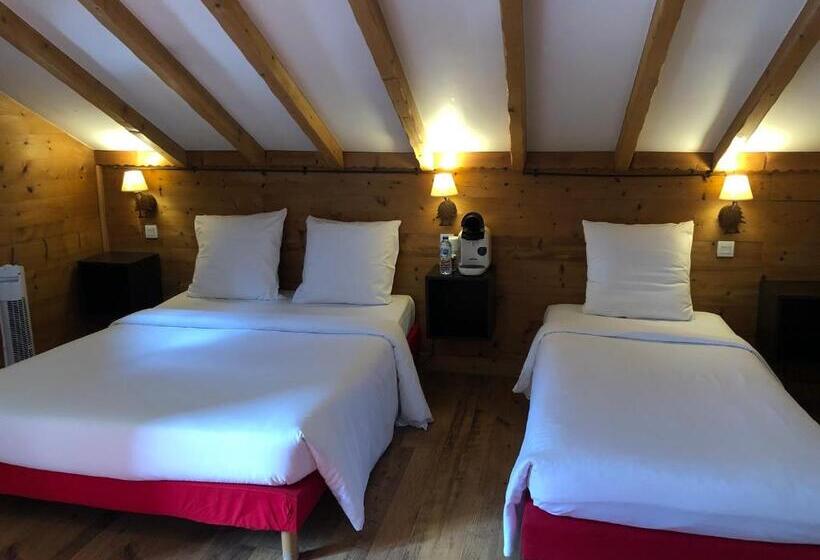 اتاق استاندارد سه تخته با بالکن, Le Saint Antoine