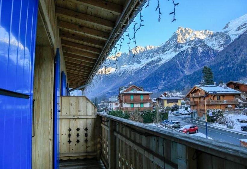 اتاق استاندارد سه تخته با بالکن, Le Saint Antoine