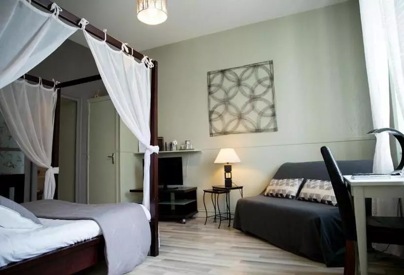スーペリアールーム, Logis Auberge De L'ombrée