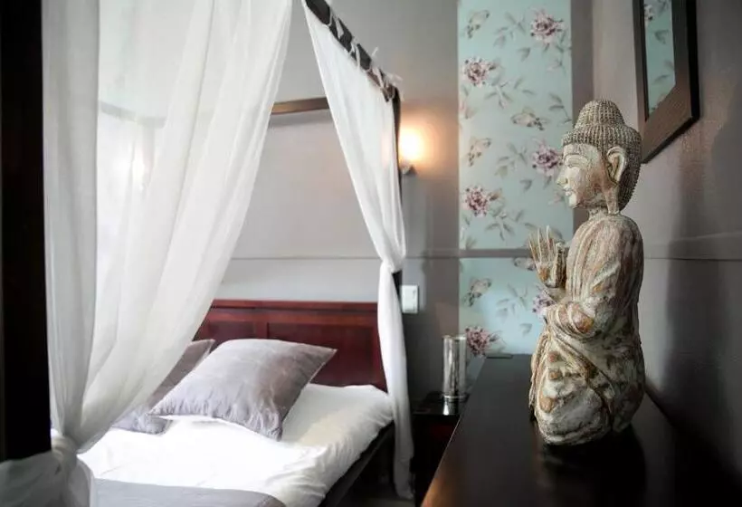 スーペリアールーム, Logis Auberge De L'ombrée