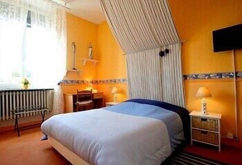 Номер Стандарт, Logis Auberge De L'ombrée