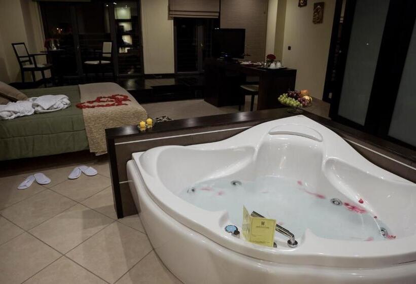 סוויטה עם ג'קוזי, Manhattan Village