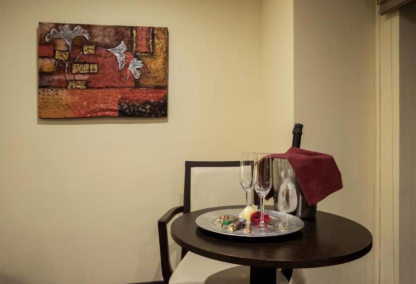 סוויטה עם ג'קוזי, Manhattan Village