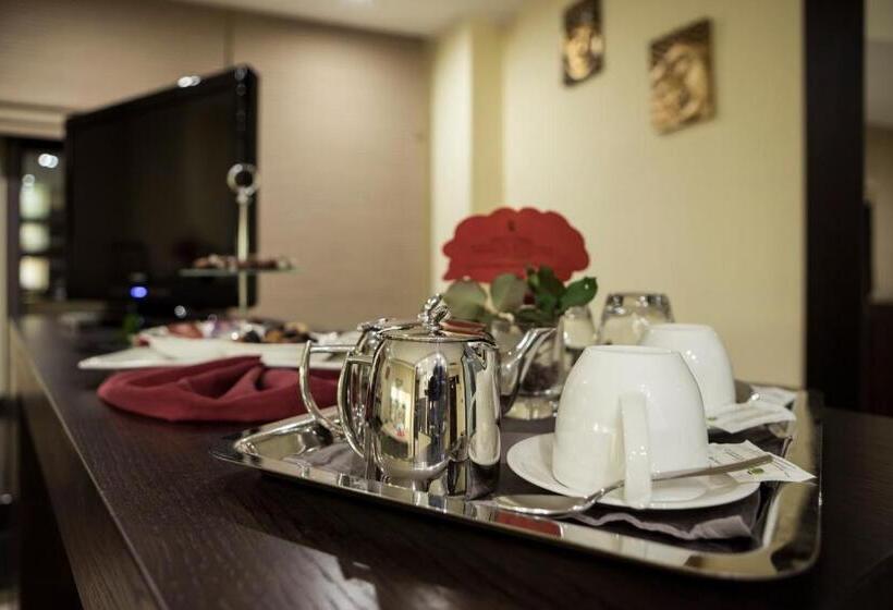 סוויטה עם ג'קוזי, Manhattan Village