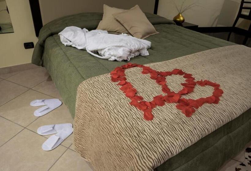 סוויטה עם ג'קוזי, Manhattan Village