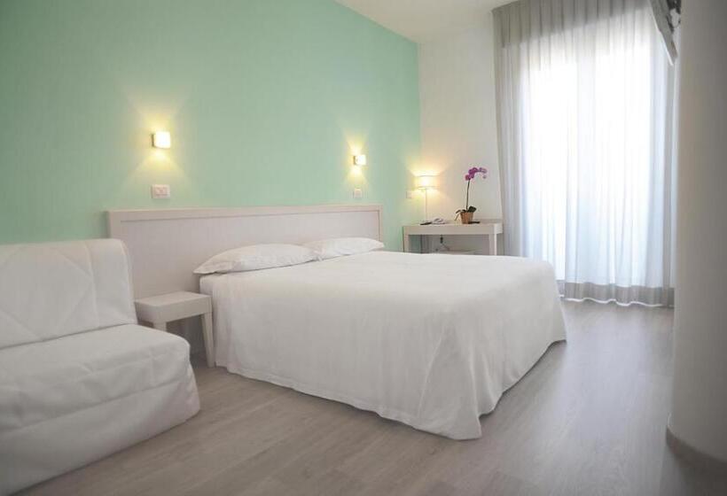 Quarto Triplo Estandar com Sacada, Maree