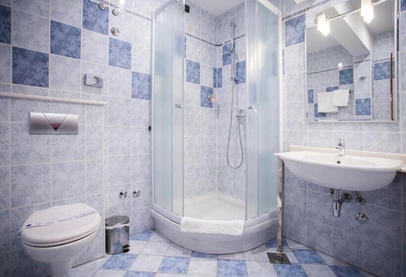 豪华海景房带阳台, More