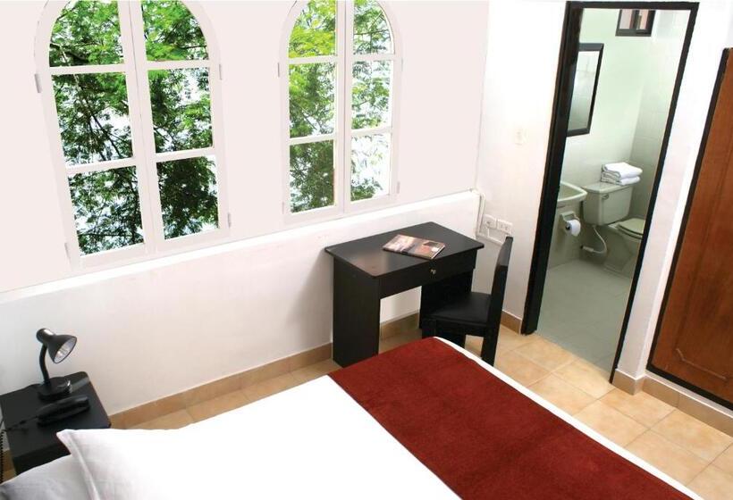 חדר סטנדרט יחיד, Edmar