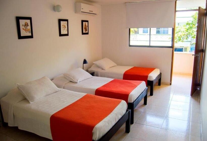 חדר סטנדרט לשלושה, Edmar