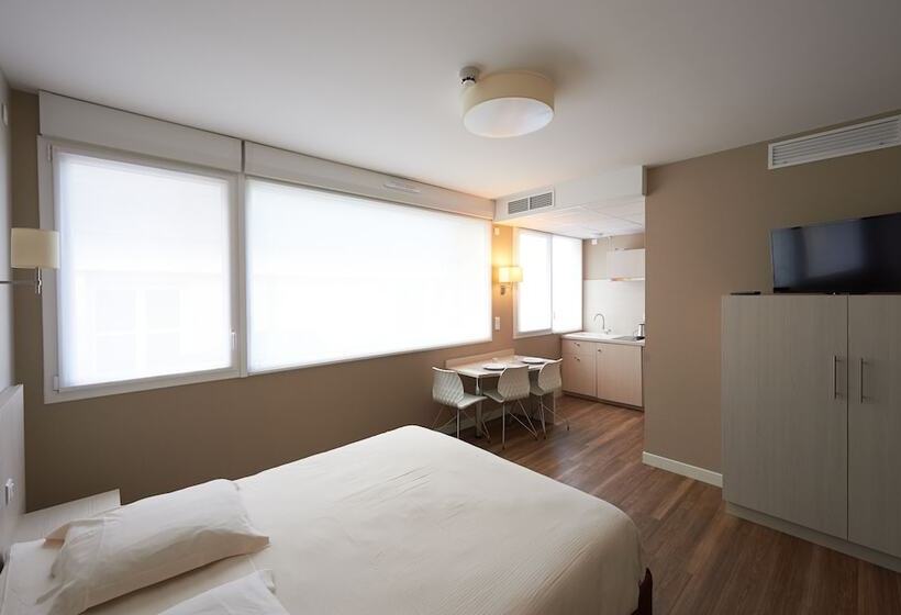 스탠다드 스튜디오, Park Hôtel & Appartements