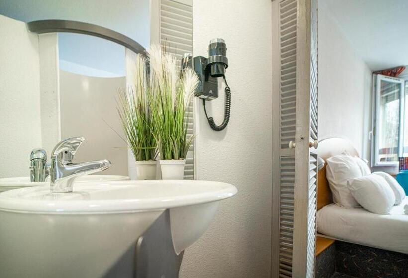 غرفة عائلية, Quick Palace Pau Zénith