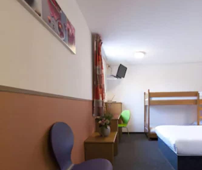 غرفة عائلية, Quick Palace Pau Zénith