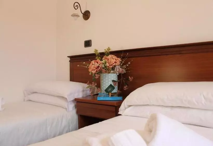 Standard Kolmen Hengen Huone, Relais Casina Copini