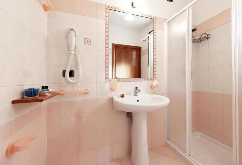 חדר סטנדרט לשלושה, Relais Casina Copini